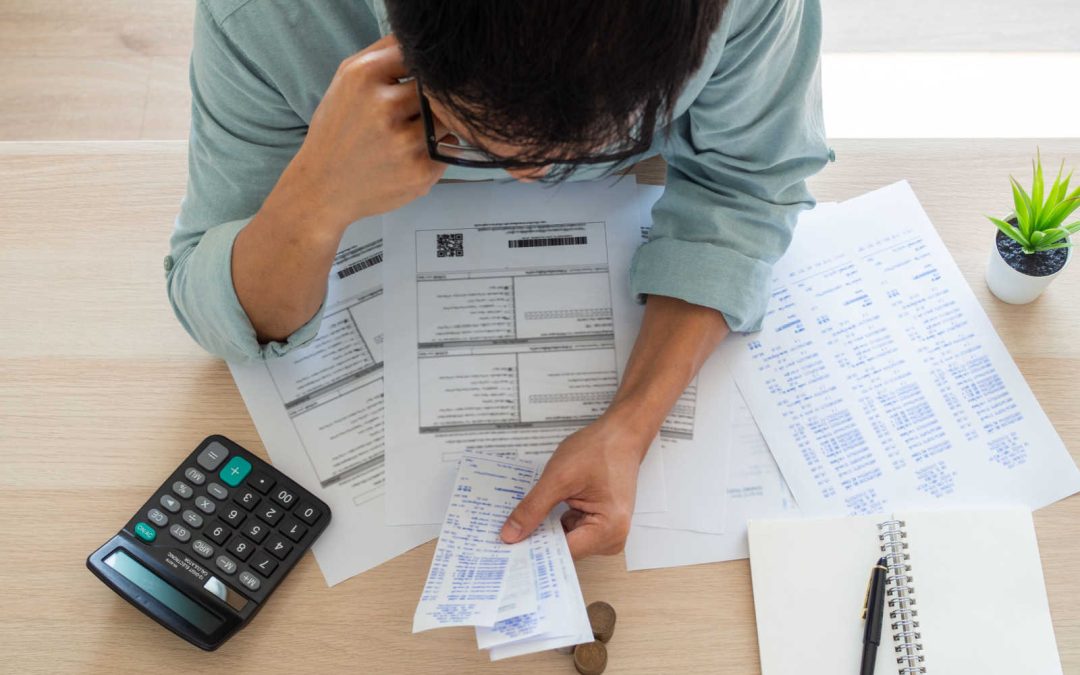 Pay Off Debt or Invest? What to Consider